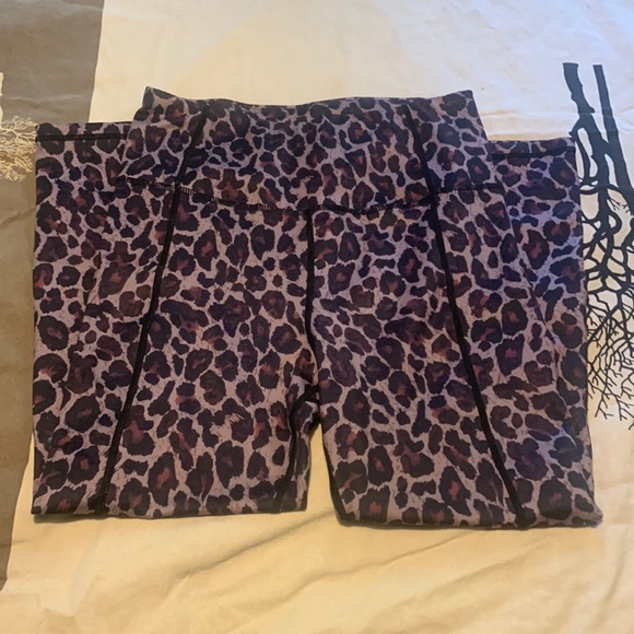 Promover Workout Capris - Picture 2 of 5